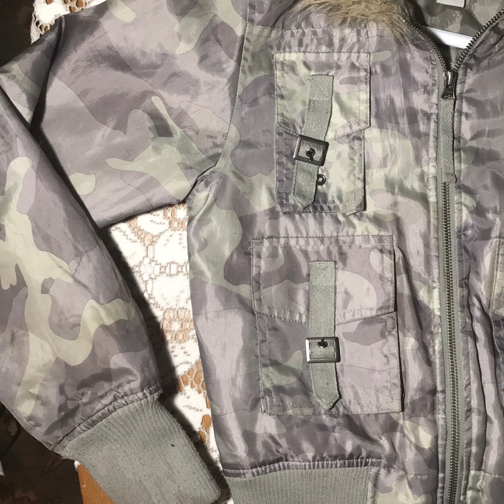 O’Neill jacket - Picture 5 of 8